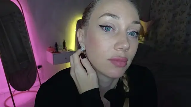 Engel 13 online show from 8, 11, 2025