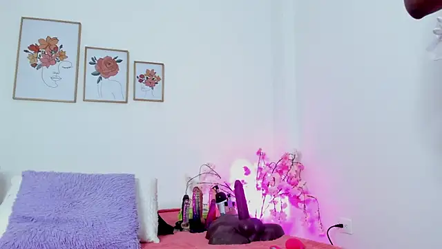 alejandra-cortes online show from 4, 11, 2025