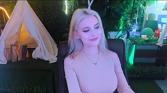 LeonaStane online show from 21, 3, 2025