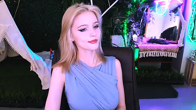 LeonaStane online show from 28, 11, 2025