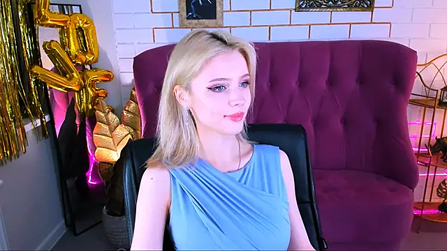 LeonaStane online show from 5, 10, 2025