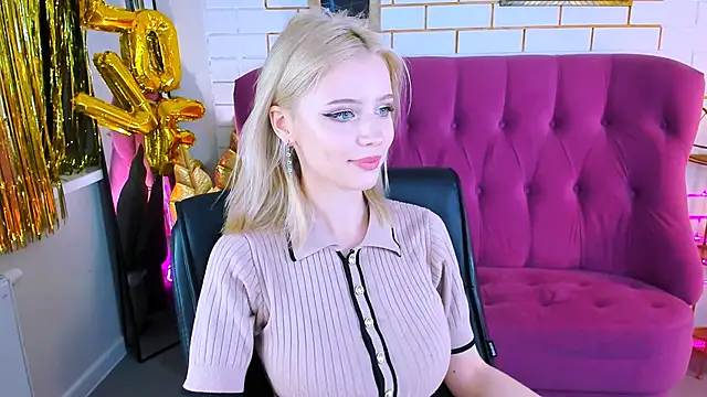 LeonaStane online show from 25, 9, 2025