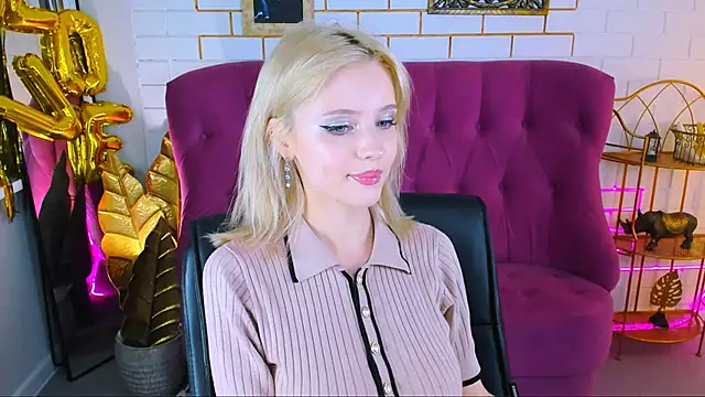 LeonaStane online show from 2, 10, 2025