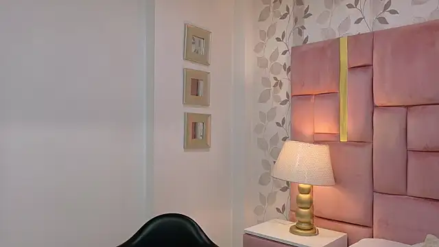 Snapshot of ArianaFranco chatting on 8, 7, 2026 ArianaFranco online show from 8, 7, 2026
