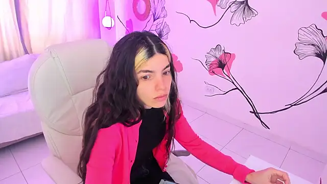 Isabela Fiorelli online show from 30, 11, 2025