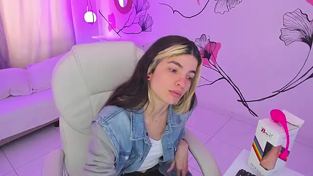 Isabela Fiorelli online show from 23, 11, 2025