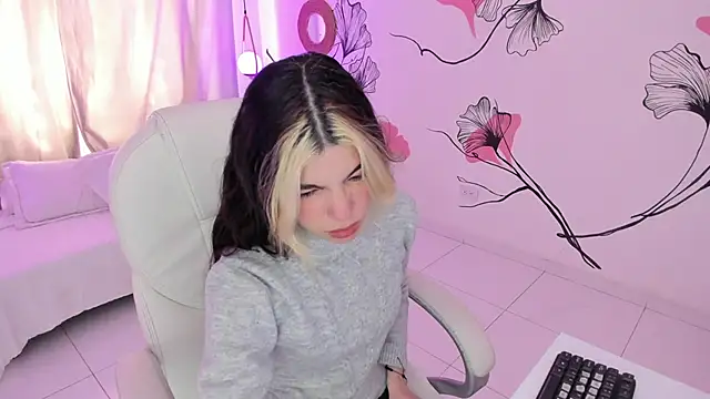 Isabela Fiorelli online show from 5, 10, 2025