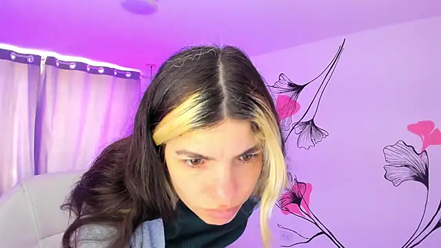 Isabela Fiorelli online show from 29, 11, 2025