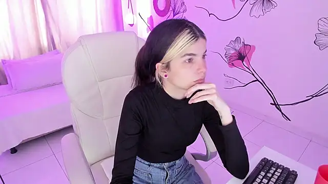 Isabela Fiorelli online show from 4, 11, 2025