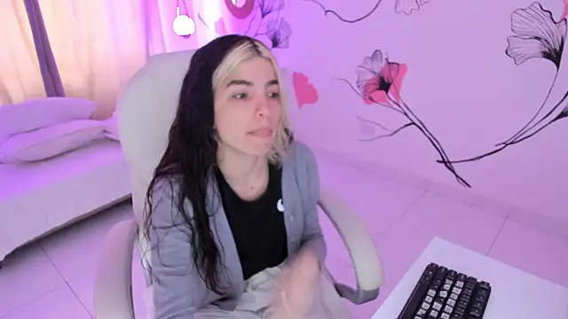 Isabela Fiorelli online show from 15, 9, 2025