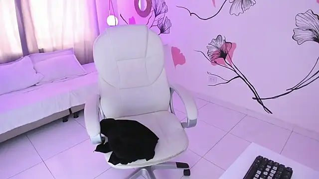 Isabela Fiorelli online show from 26, 9, 2025