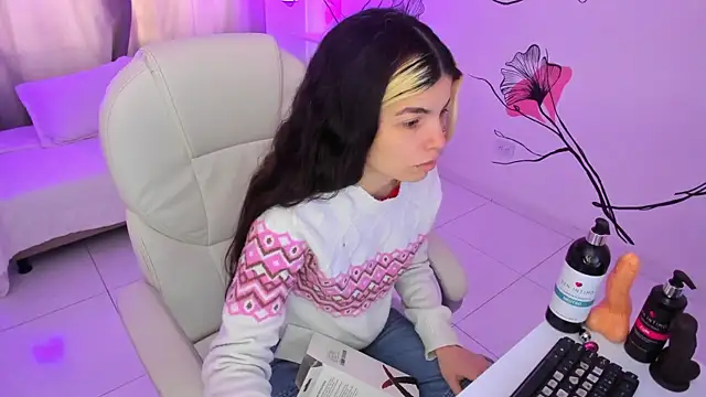 Isabela Fiorelli online show from 1, 12, 2025