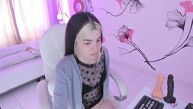 Isabela Fiorelli online show from 19, 9, 2025