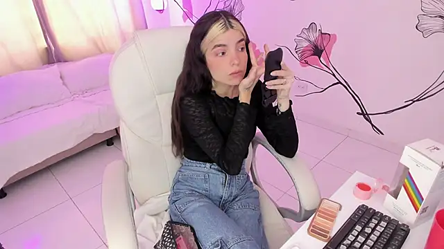 Isabela Fiorelli online show from 27, 9, 2025