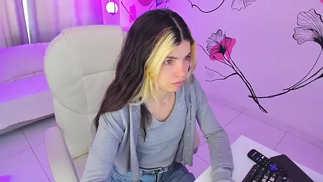 Isabela Fiorelli online show from 27, 11, 2025