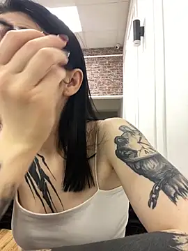 MaeveMoon online show from 30, 10, 2025