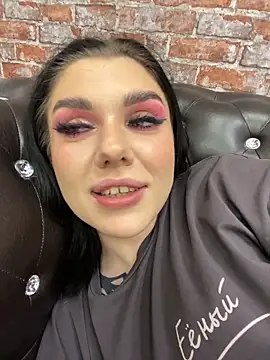 Snapshot of MaeveMoon chatting on 5, 2, 2026 MaeveMoon online show from 5, 2, 2026