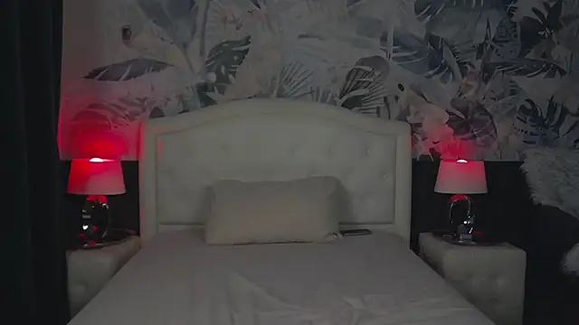 MaeveMoon online show from 6, 4, 2026