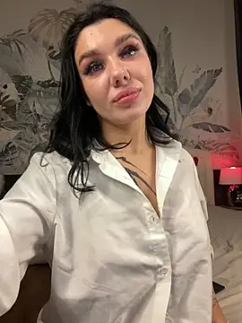 Snapshot of MaeveMoon chatting on 15, 2, 2026 MaeveMoon online show from 15, 2, 2026