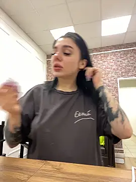 Snapshot of MaeveMoon chatting on 4, 2, 2026 MaeveMoon online show from 4, 2, 2026