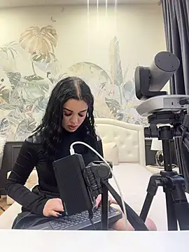 MaeveMoon online show from 6, 6, 2026
