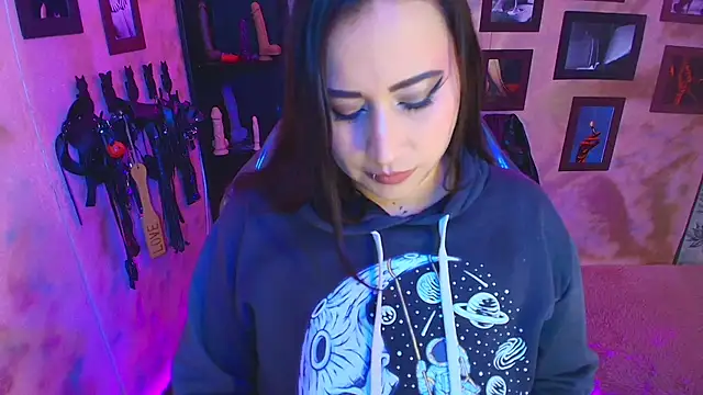 cherryy bombshelll online show from 13, 2, 2026