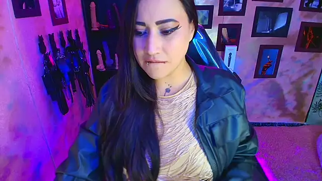 cherryy bombshelll online show from 14, 1, 2026