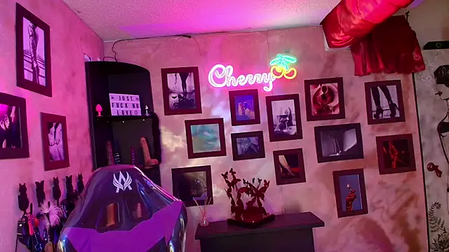 cherryy bombshelll online show from 13, 9, 2025