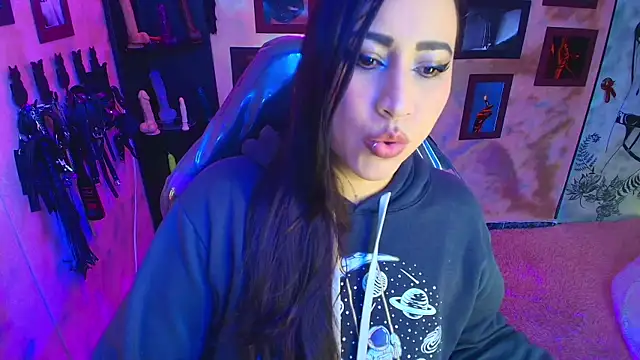 cherryy bombshelll online show from 7, 1, 2026