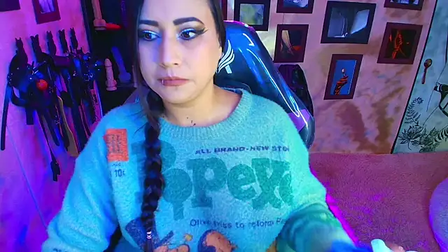 cherryy bombshelll online show from 5, 2, 2026