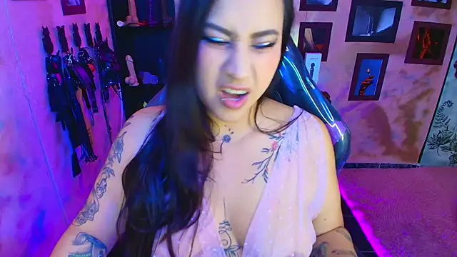 cherryy bombshelll online show from 11, 11, 2025