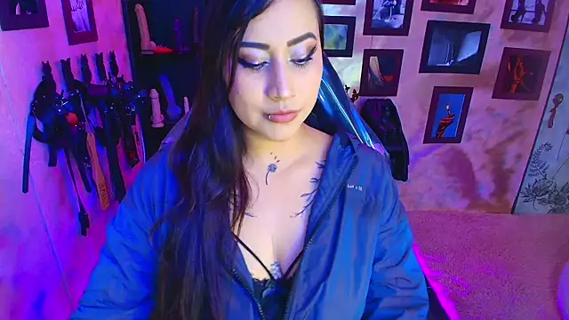 cherryy bombshelll online show from 7, 2, 2026