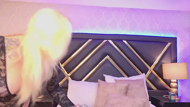 SophieWinsloow online show from 4, 10, 2025