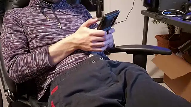 ademandjulia online show from 6, 2, 2026