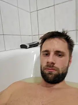 ademandjulia online show from 11, 2, 2026