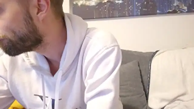 ademandjulia online show from 31, 10, 2025