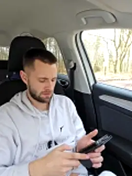 ademandjulia online show from 28, 2, 2026