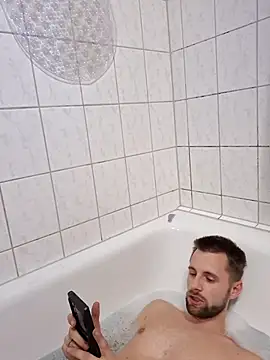 ademandjulia online show from 25, 3, 2026