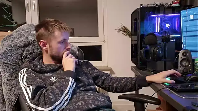 ademandjulia online show from 18, 1, 2026