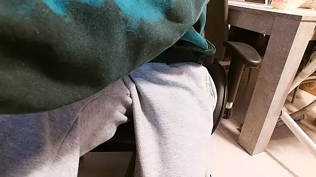 ademandjulia online show from 21, 3, 2026