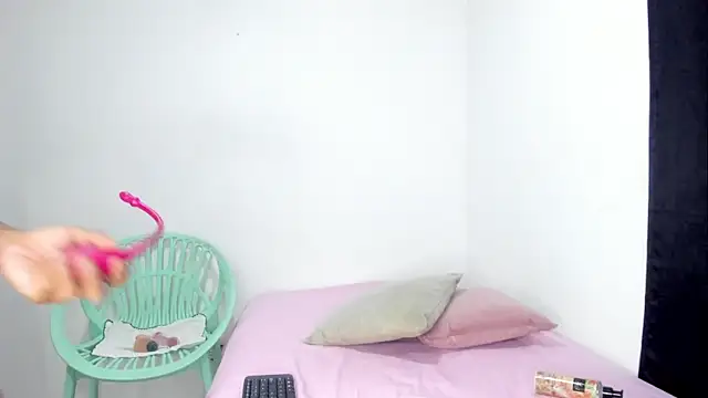 Olivia Stevens online show from 9, 5, 2026