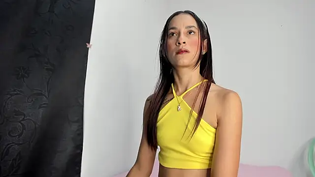 Olivia Stevens online show from 5, 4, 2026