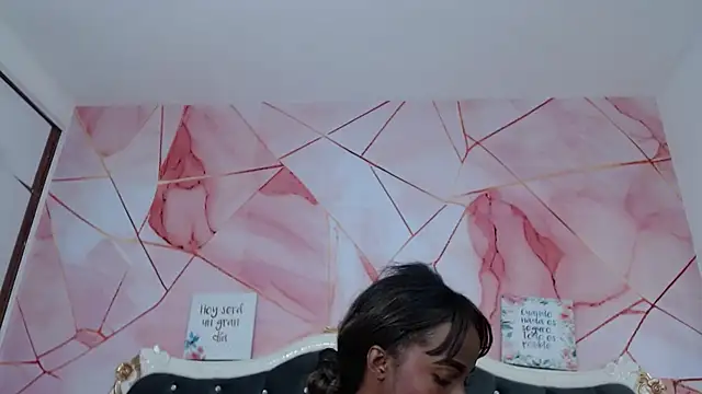 LindaBird online show from 3, 11, 2025