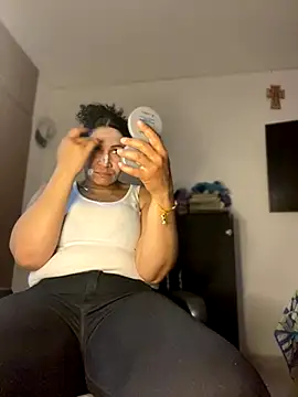 Carola-Ross online show from 18, 11, 2025