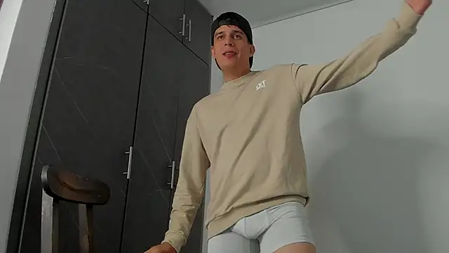 hugosan12 online show from 7, 3, 2025