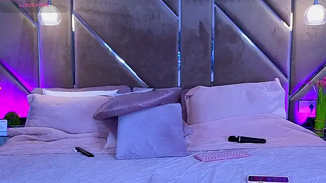 Lellie   online show from 24, 9, 2025