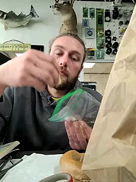 gronammo85 online show from 24, 2, 2025