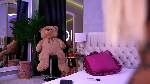 SashaFerrera online show from 25, 9, 2025