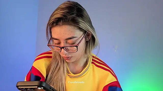 Carolblonde online show from 4, 7, 2026