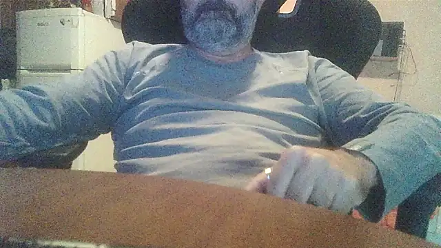 Snapshot of lanata chatting on 13, 10, 2025 lanata online show from 13, 10, 2025